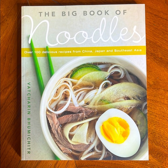 The Big Book of Noodles - Picture 1 of 3